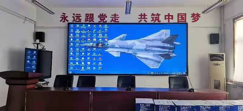 室內(nèi)P2全彩屏完成一塊，積極復(fù)工復(fù)產(chǎn)，抗疫堅(jiān)持到底